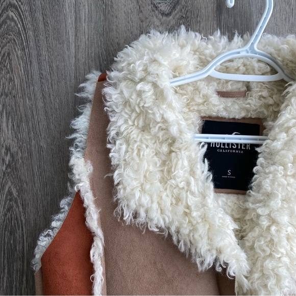 Faux Shearling Vest from Hollister - Picture 6 of 7